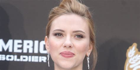 Scarlett Johansson Opens Up About Her First Fully Nude Role ...